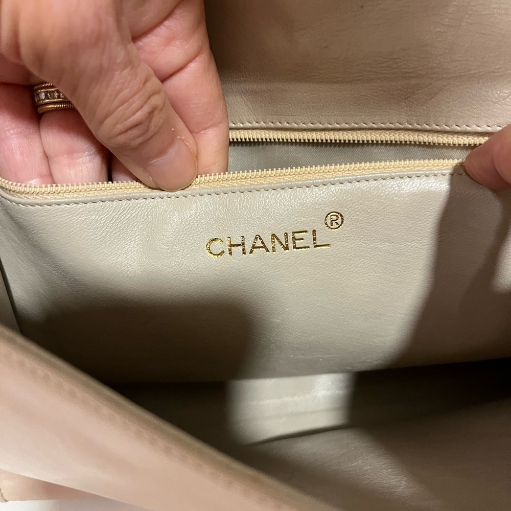 Chanel Lambskin Cream Shoulder Bag - Picture 11 of 15